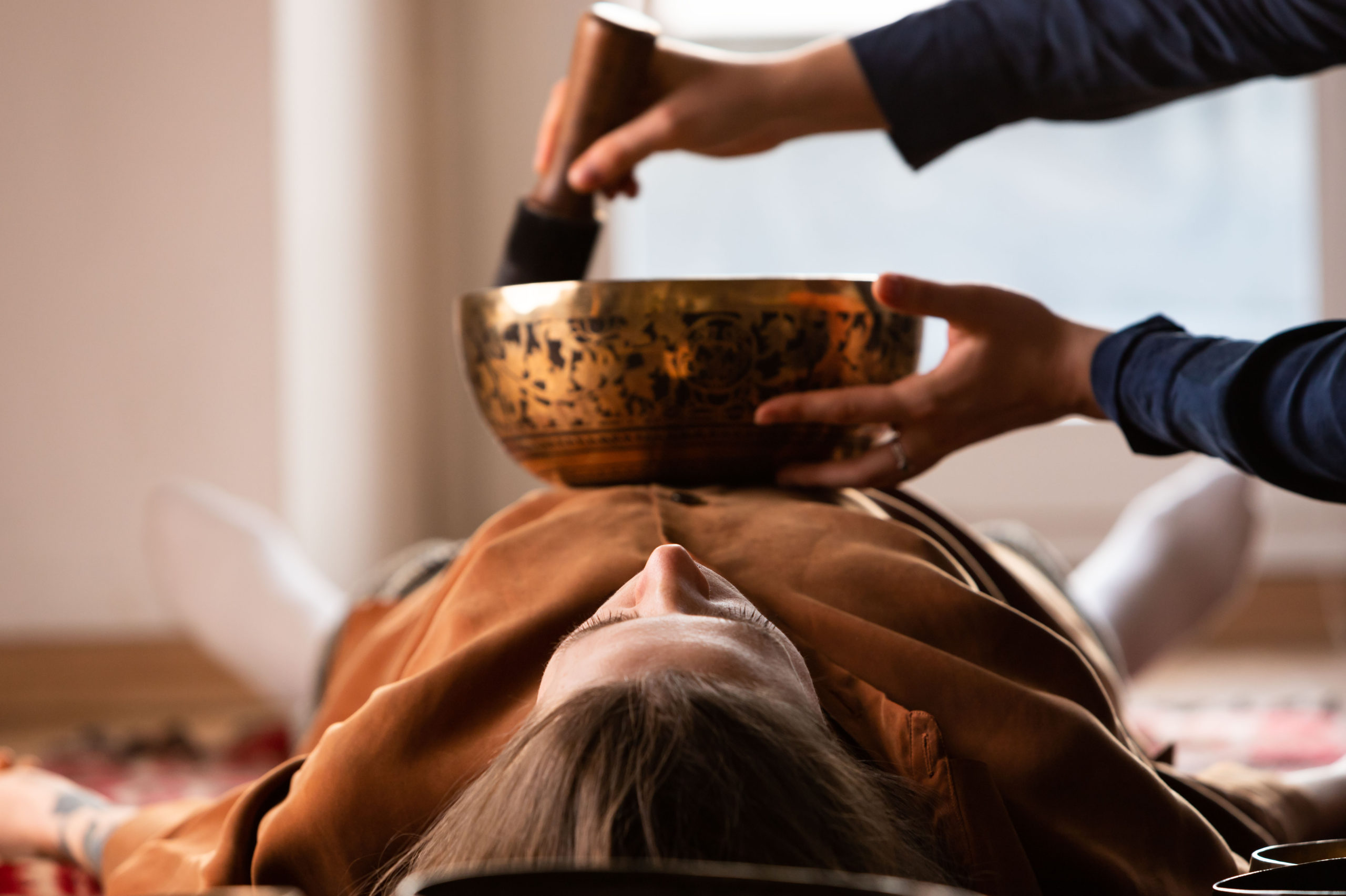 A woman providing a relaxing massage